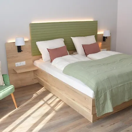 Hamester - & Restaurant * Basthorst (Schleswig-Holstein)