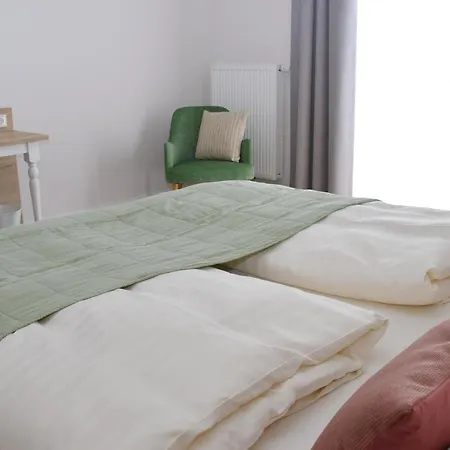 Hamester - & Restaurant * Basthorst (Schleswig-Holstein)