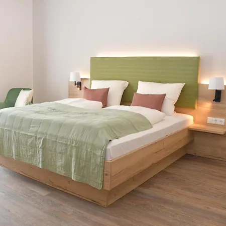 Hamester - & Restaurant * Basthorst (Schleswig-Holstein)